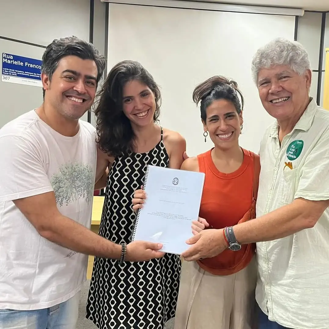 Emanuel Alencar em atividade comunit&aacute;ria